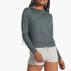 Vuori Women's Daydream Crew in Cape Heather